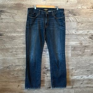 Lucky Brand 221 Straight Jean 36X34 (Darker Wash)